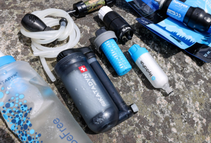 Wie man einen Wasserfilter für die Natur, Reisen und Risikogebiete auswählt: ein praktischer Leitfaden