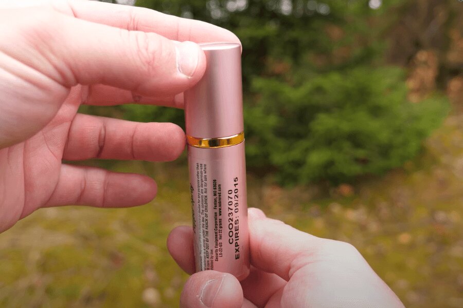 Lippenstiftverteidigungsspray UV Sabre Red<sup>®</sup>. Quelle: Rigad