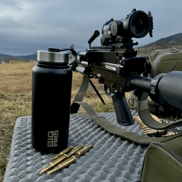 Z-Lite™ Therm-a-Rest<sup>&reg;</sup> Schaumstoff-Isomatte und Thermoflasche Big Frig. Photo: Rigad