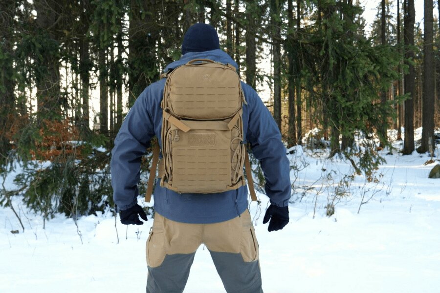 Outdoor-Bekleidung im Winter. Quelle: Rigad