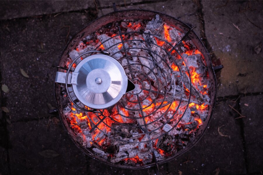 Mokkakanne auf dem Grill