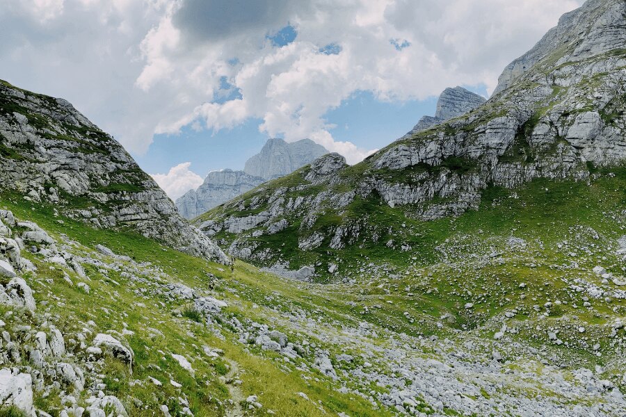 Prokletije Gebirge, Albanien. Quelle: https://commons.wikimedia.org/wiki/File:The_Accursed_Mountains_03.jpg