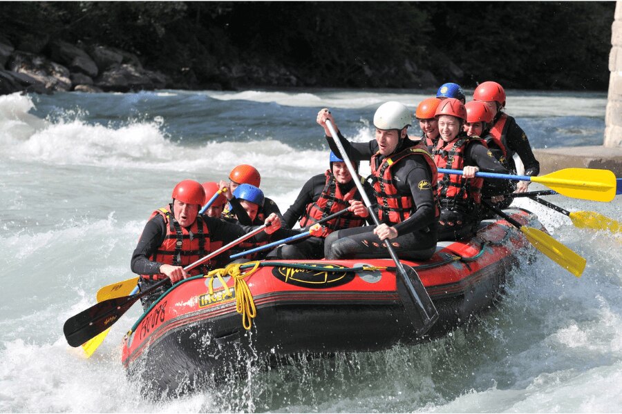 Rafting. Quelle: https://pixabay.com/cs/photos/rafting-rafting-na-divok%C3%A9-vod%C4%9B-293542/