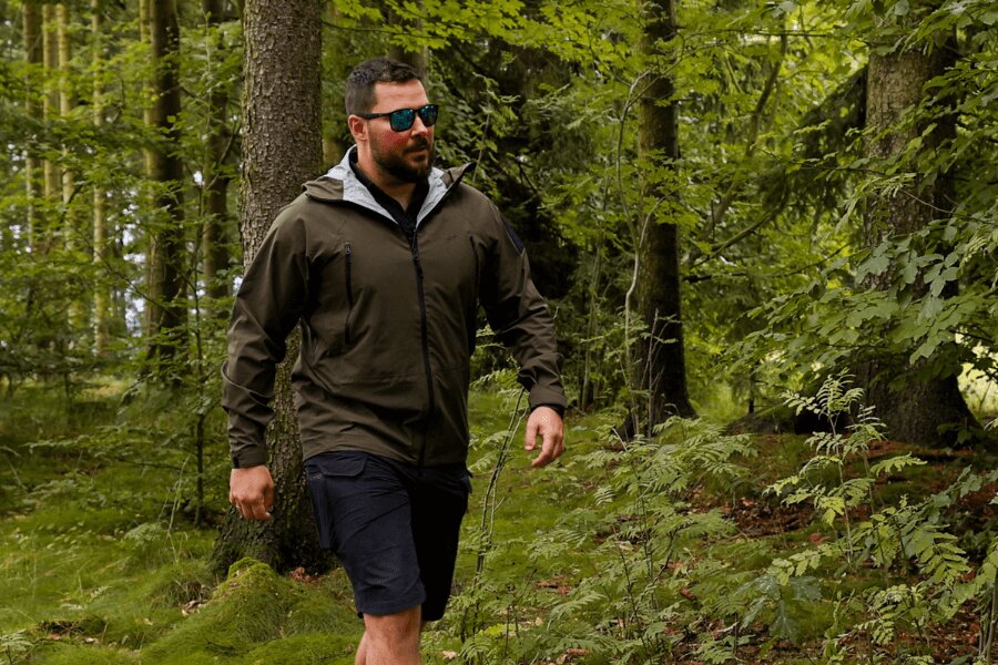Wasserdichte Jacke Hardshell SQUALL Helikon-Tex<sup>®</sup>. Quelle: Rigad