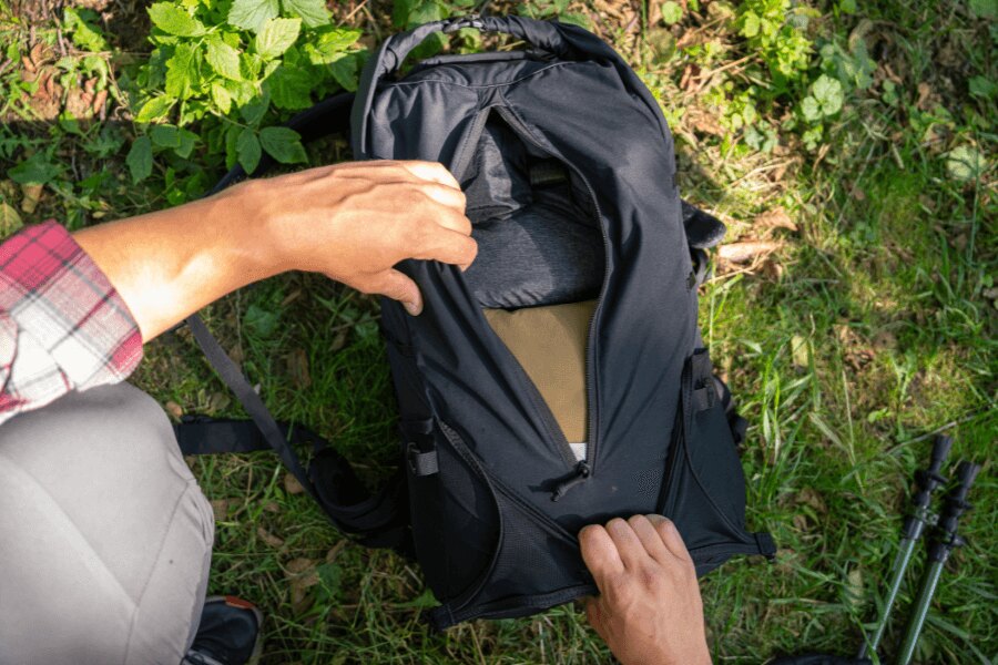Rucksack Summit Helikon-Tex, mittlerer Reißverschluss. Quelle: L.G. (Autor)