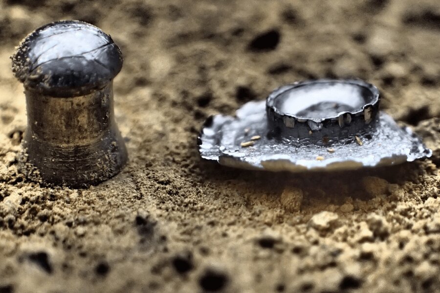 Diabolos, Munition für Luftgewehre. Quelle: https://pixabay.com/cs/photos/%C4%8F%C3%A1bel-diabols-airgun-zbra%C5%88-air-4919439/