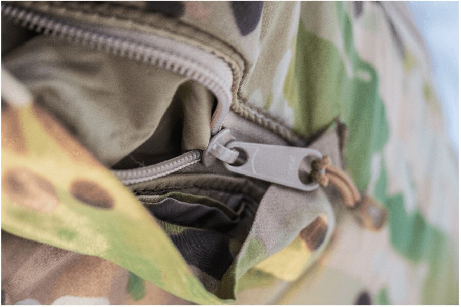 Hosen Sleeka Reversible Salopettes Snugpak – Full Leg Zip. Detail YKK-Reißverschluss an der Tasche. Quelle: L.G. (Autor)