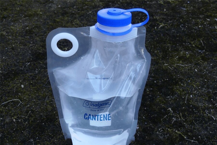 Faltbare Feldflasche Nalgene. Quelle: Rigad