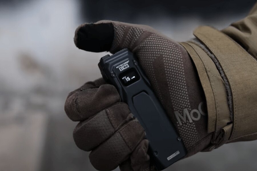 Taschenlampe EDC23 Nitecore<sup>®</sup> OLED Display. Quelle: Rigad