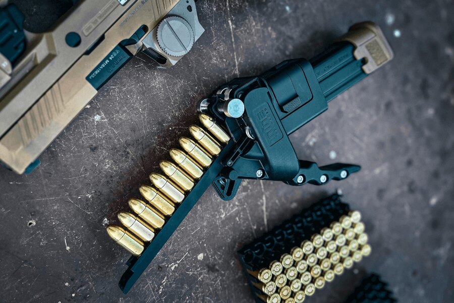 Schnellladegerät für Pistolmagazine Nine Reloaded<sup>&reg;</sup>. Quelle: Rigad