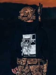 Bring Them Home The Trace®-Pullover