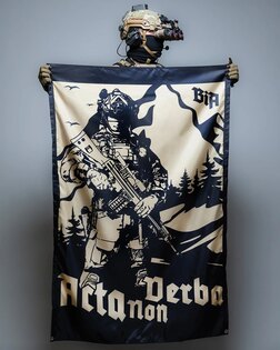 Flagge Acta Non Verba Brothers in Arms®
