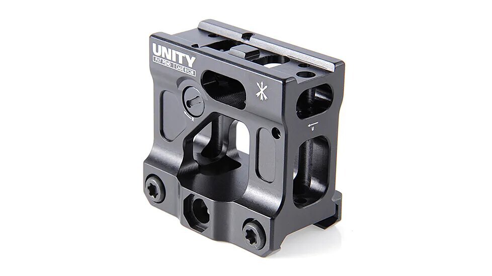 Höhenadapter unter dem Kolimator FAST™ Micro Unity Tactical®