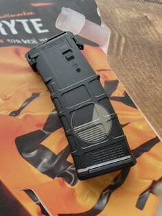 Magazin für AR15, 30 Schuss, Kaliber 5.56x45 NATO Magpul® / Tschechische Fahne
