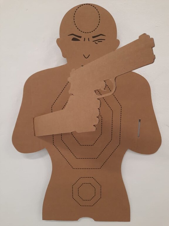 Pappzielscheibe Mann / Waffe 2 Real Target®