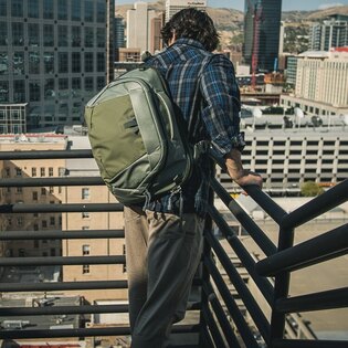 Schultertasche Keryx Sling Vertx®