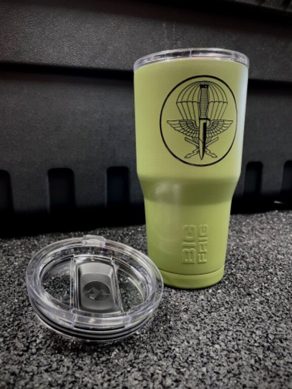 Thermobecher Tumbler 20 oz Big Frig® / 102