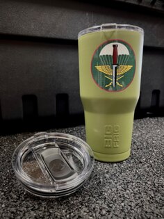 Thermobecher Tumbler 20 oz Big Frig® / 102